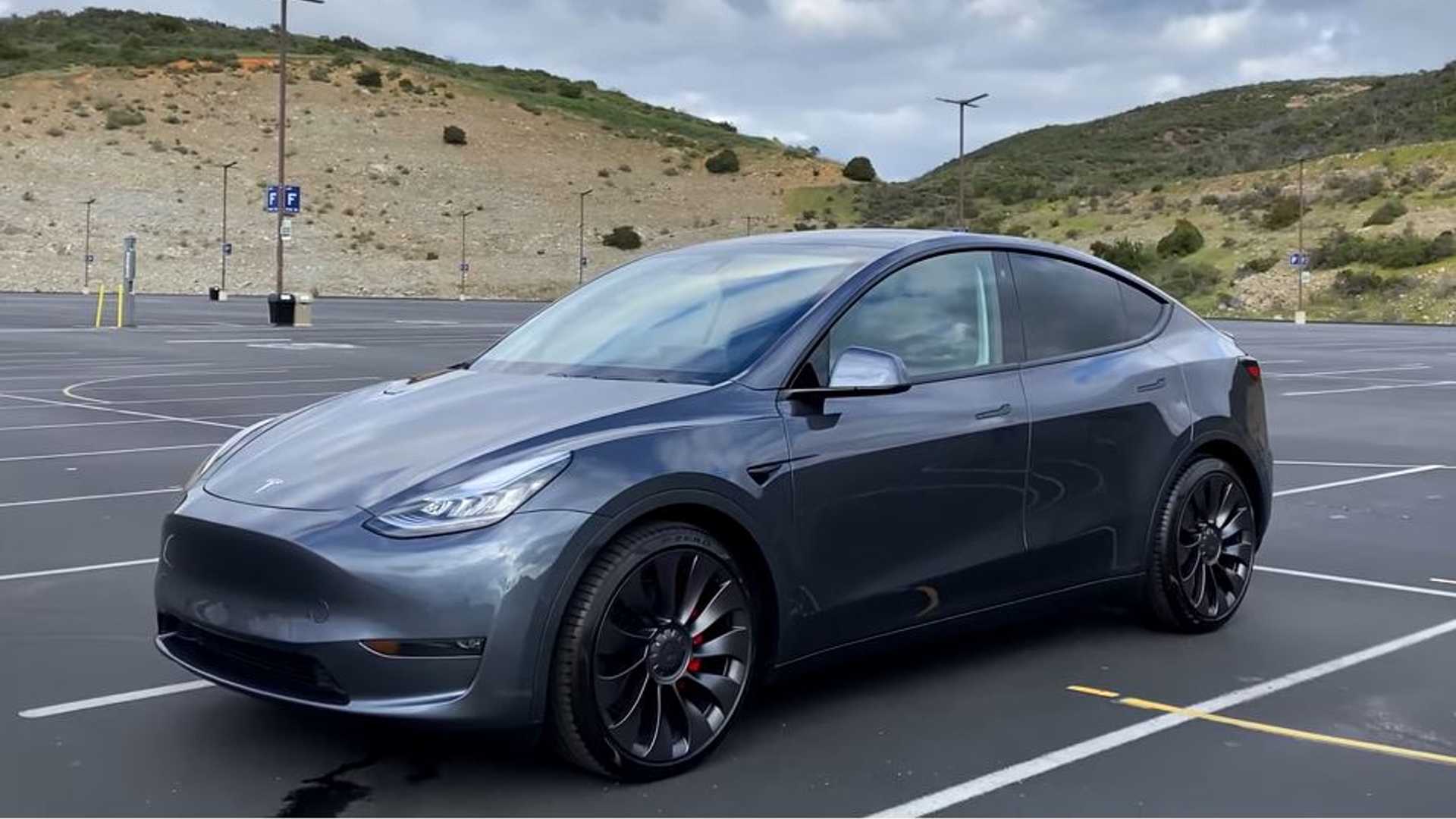 Тест-драйв Tesla Model Y Performance - 5