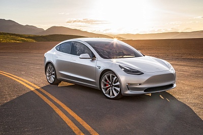 Тест-драйв Tesla Model 3 Long Range