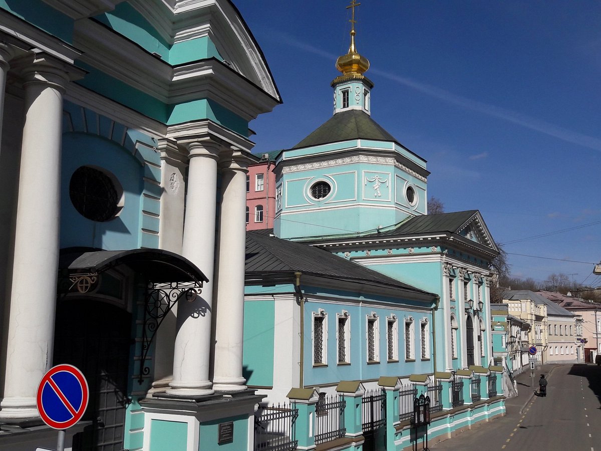 Колокольня Храма Троицы Живоначальной в Серебряниках - 1