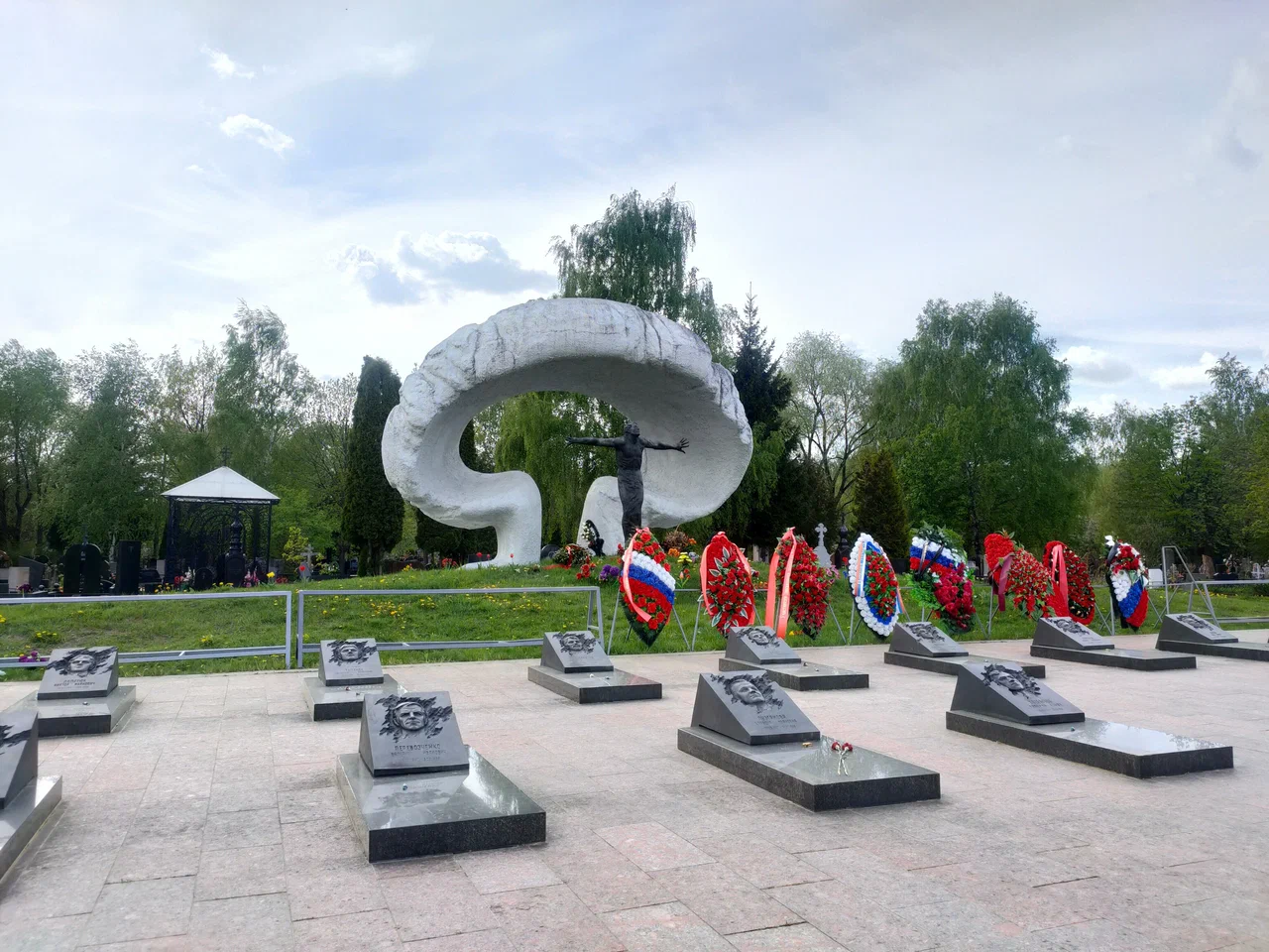 Памятник героям-чернобыльцам - 2