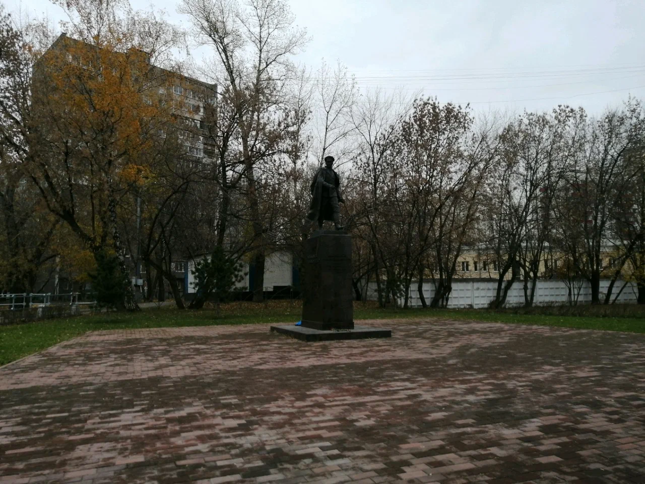 Памятник В.Ф. Маргелову - 3
