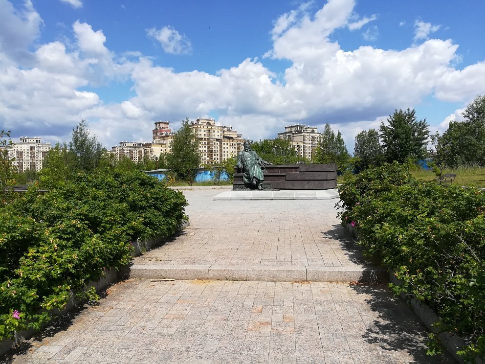 Памятник А.П. Чехову район Раменки - 2