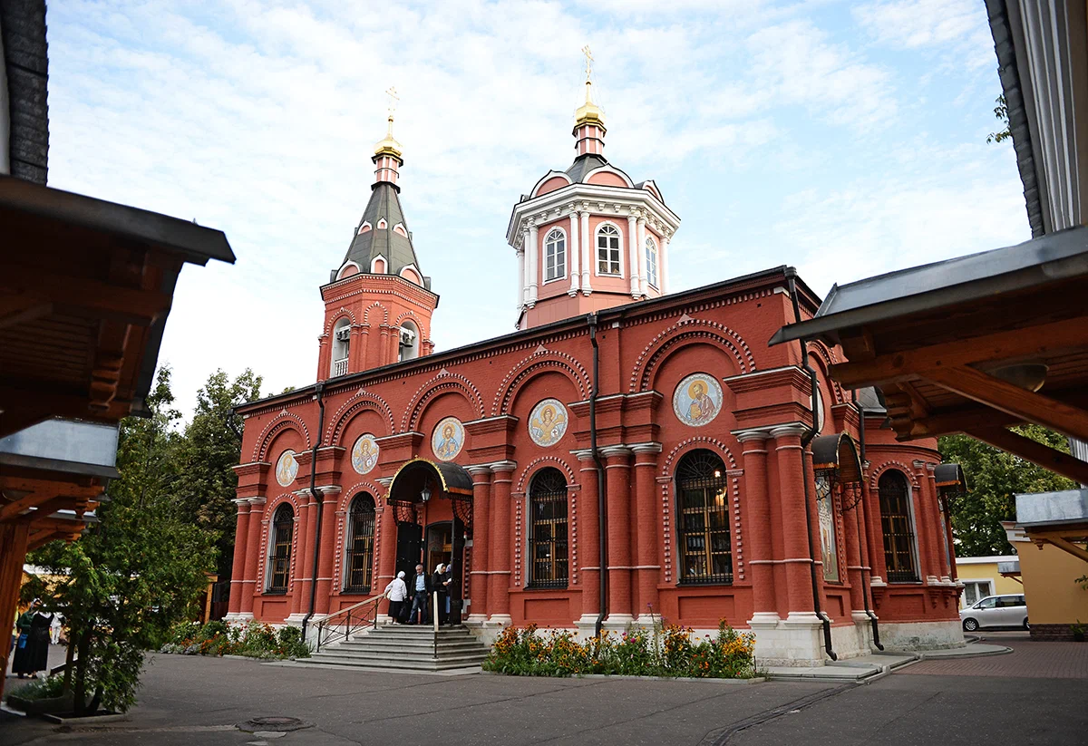 Храм Святых Мучеников и Страстотерпцев Бориса и Глеба в Дегунино - 3