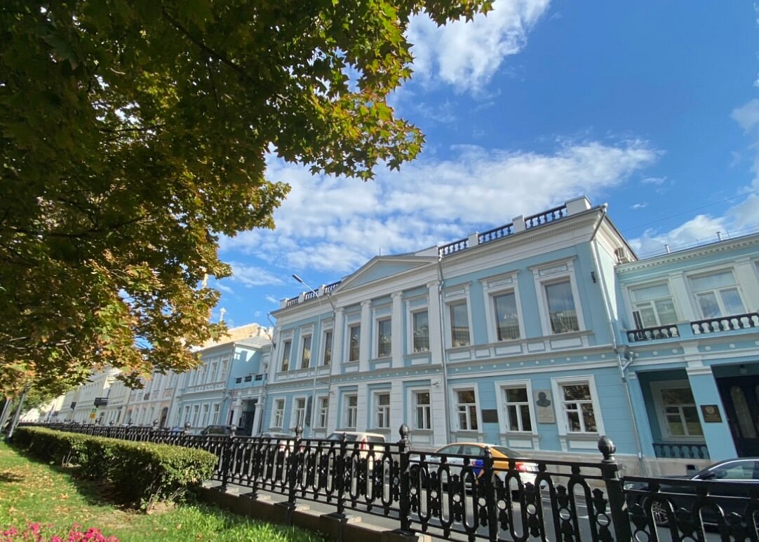 Рождественский бульвар - 1