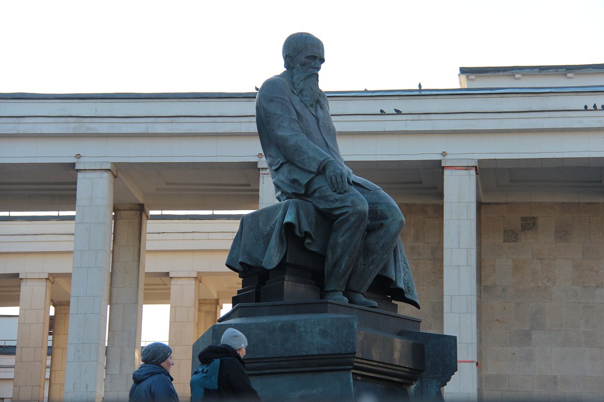 Памятник Ф. М. Достоевскому - 3