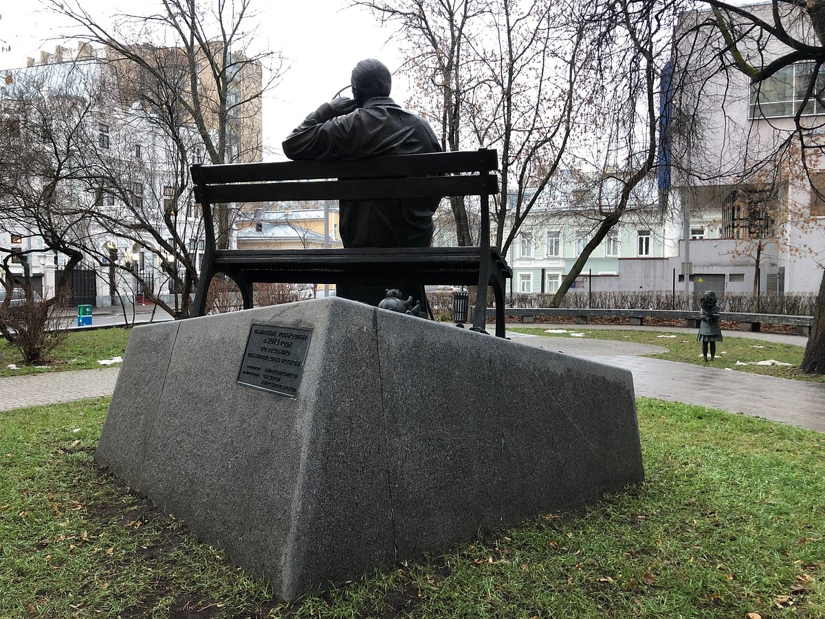 Памятник Сергею Михалкову - 5