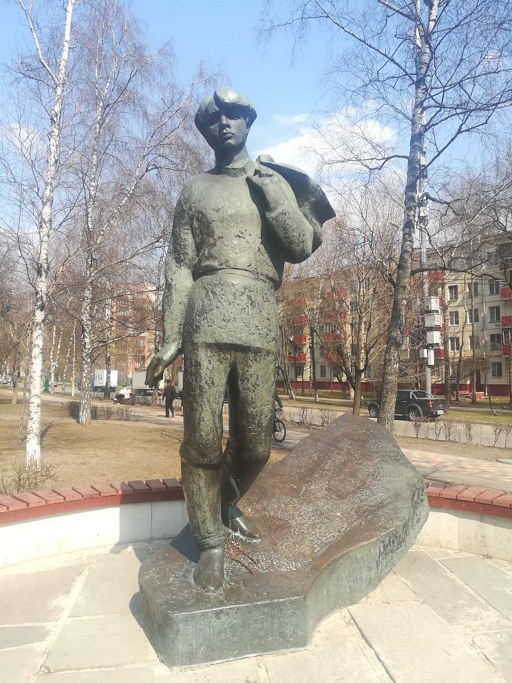 Памятник Сергею Есенину - 3