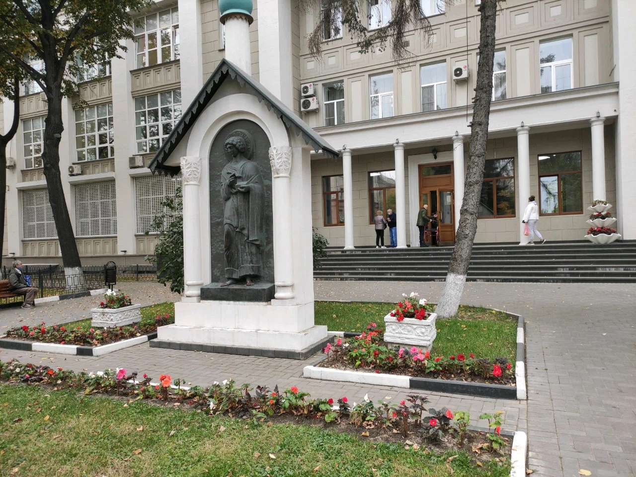 Памятник Святому Пантелеймону - 3