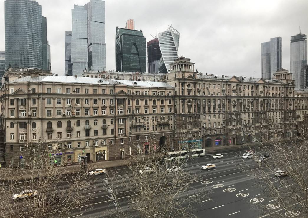 Мемориальная доска В.В. Карпову - 7