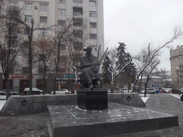 Памятник Н. Г. Чернышевскому - 2