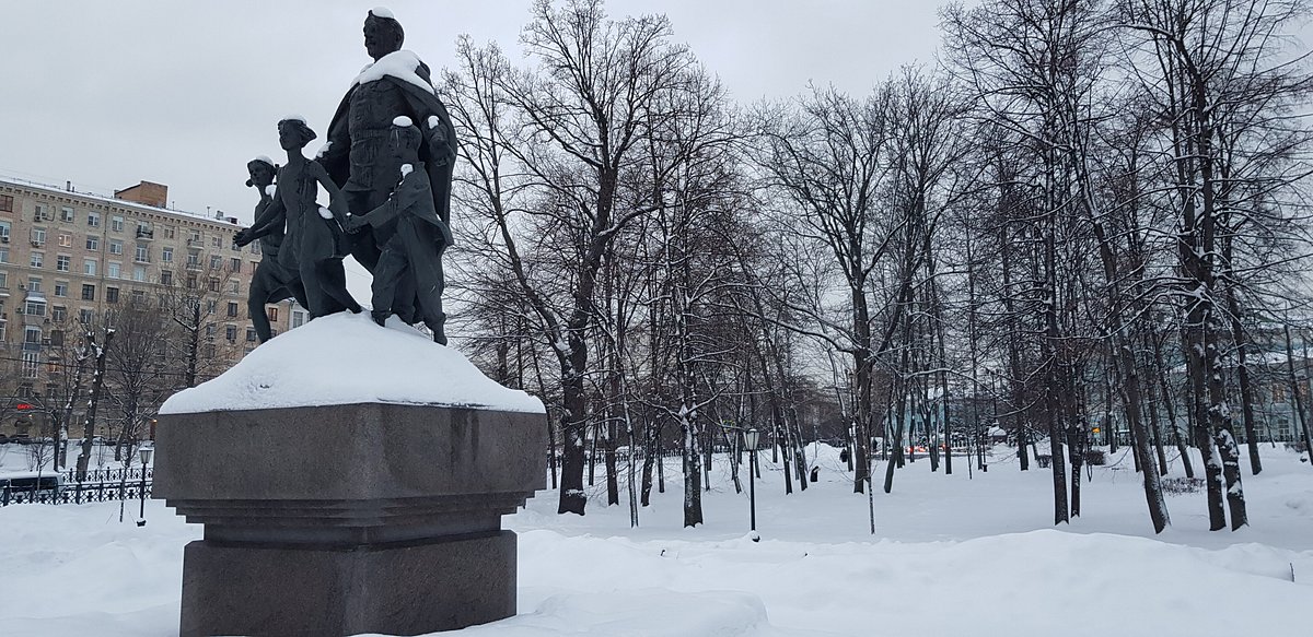 Памятник воинам, отстоявшим мир и свободу в борьбе с фашизмом - 3