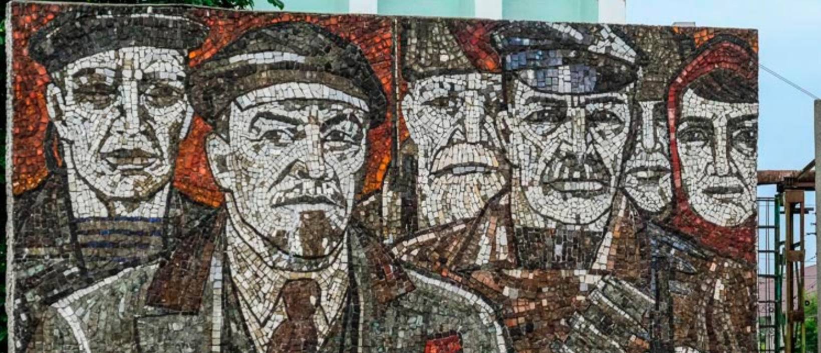 Мозаичное панно возле Локомотивного депо им. Ильича - 7