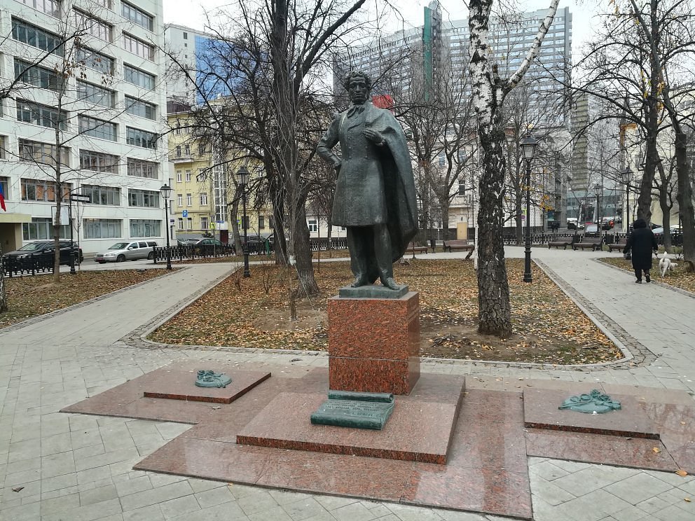 Памятник А.С.Пушкину Спасопесковская площадь - 2