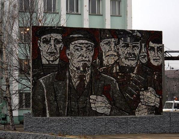 Мозаичное панно возле Локомотивного депо им. Ильича - 2