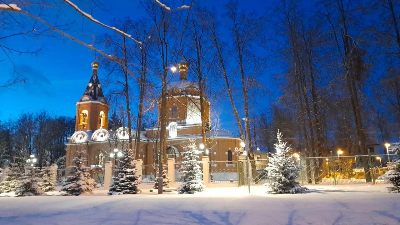 Храм Великомученика Дмитрия Солунского в поселке Восточном - 4