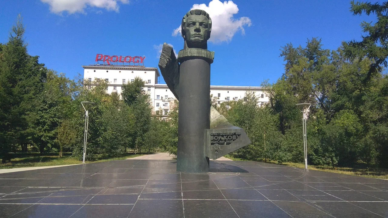 Памятник-бюст В. Н. Волкову - 5