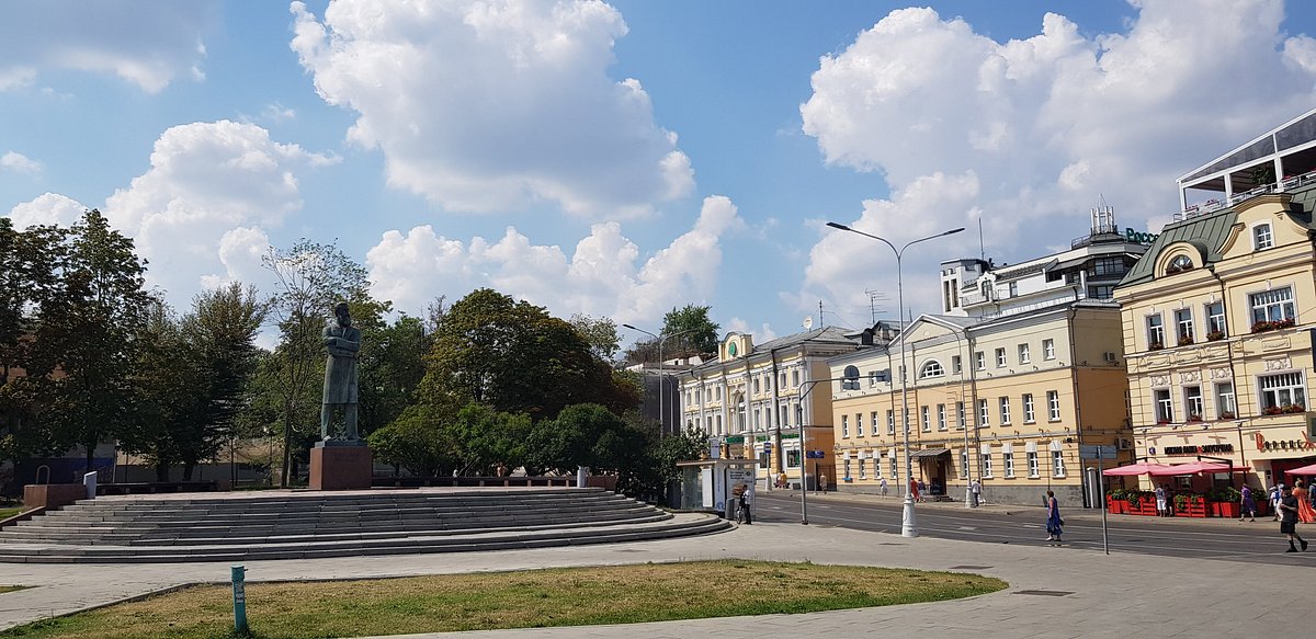 Памятник Фридриху Энгельсу - 3