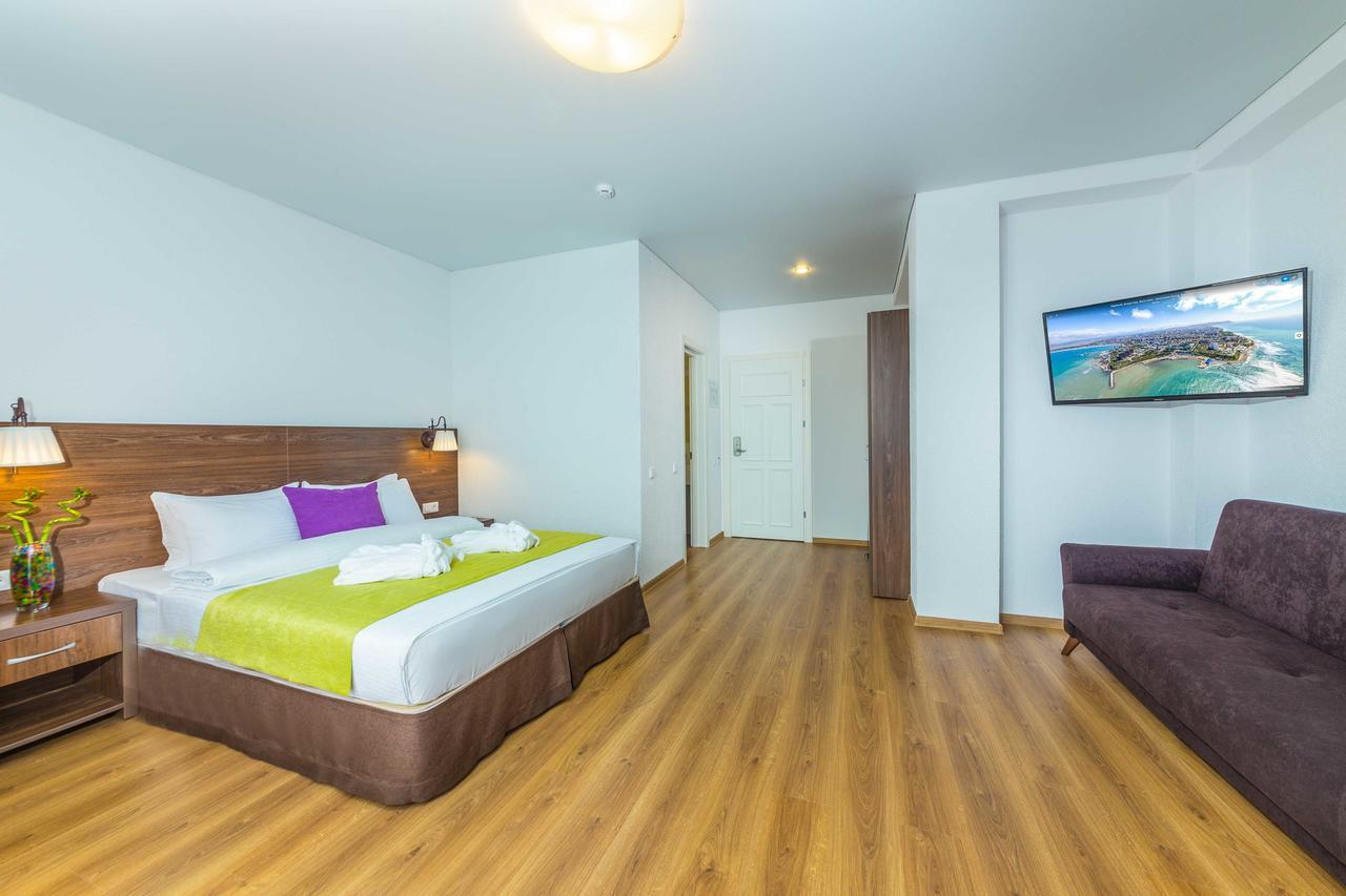 Отель Sea Breeze Resort - 2