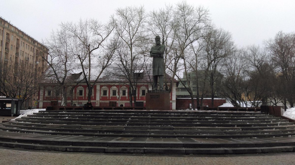 Памятник Фридриху Энгельсу - 6