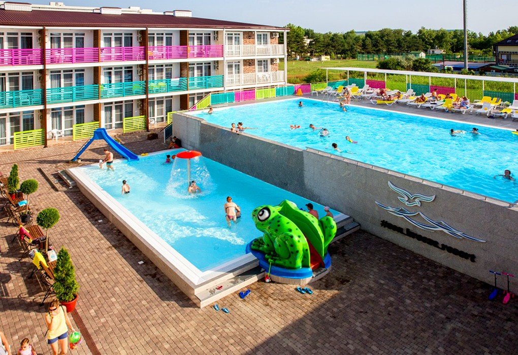 Отель Sea Breeze Resort - 1