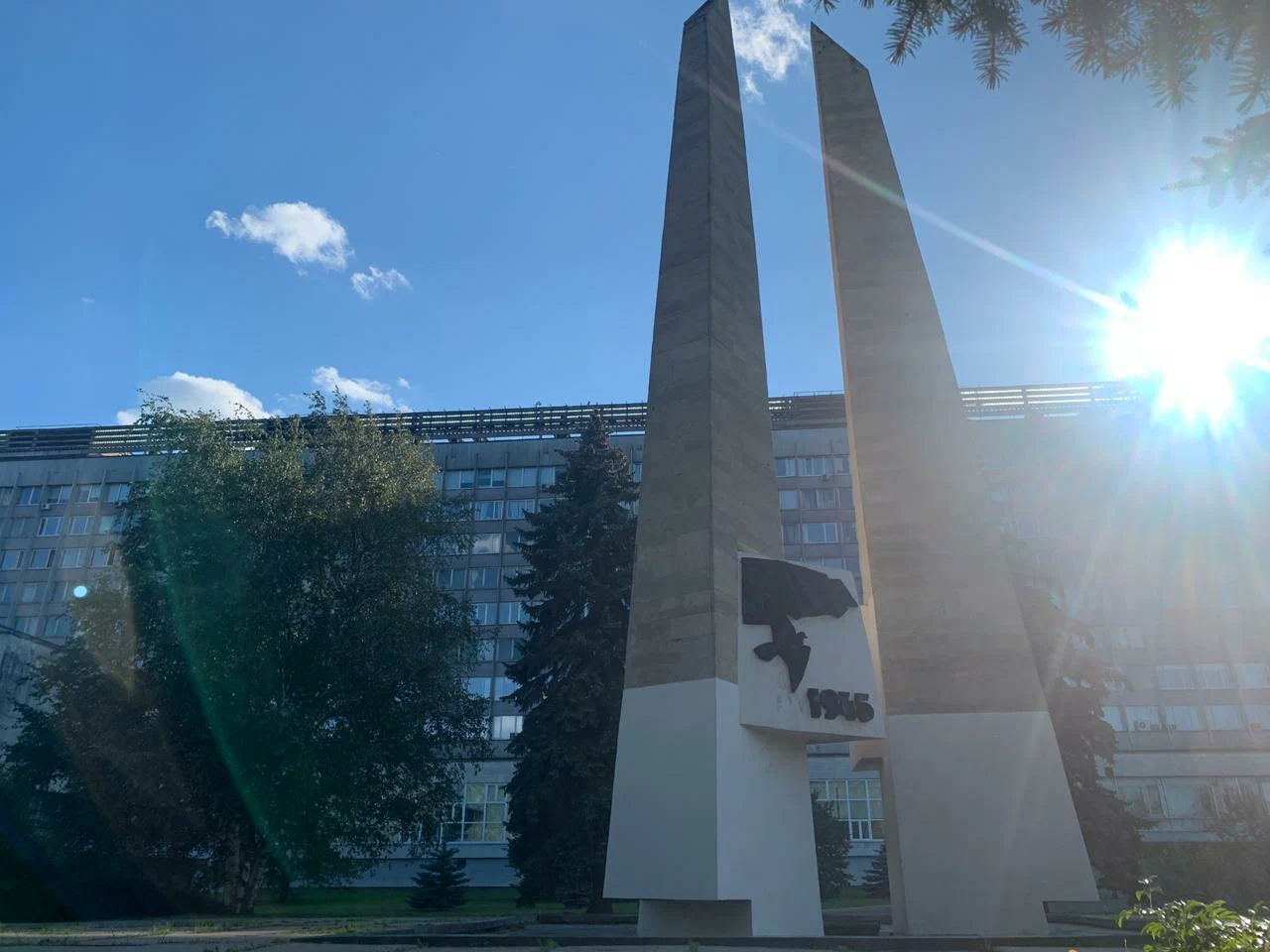 Обелиск в Память о Павших Студентах и Преподавателях МГУ в ВОВ - 5