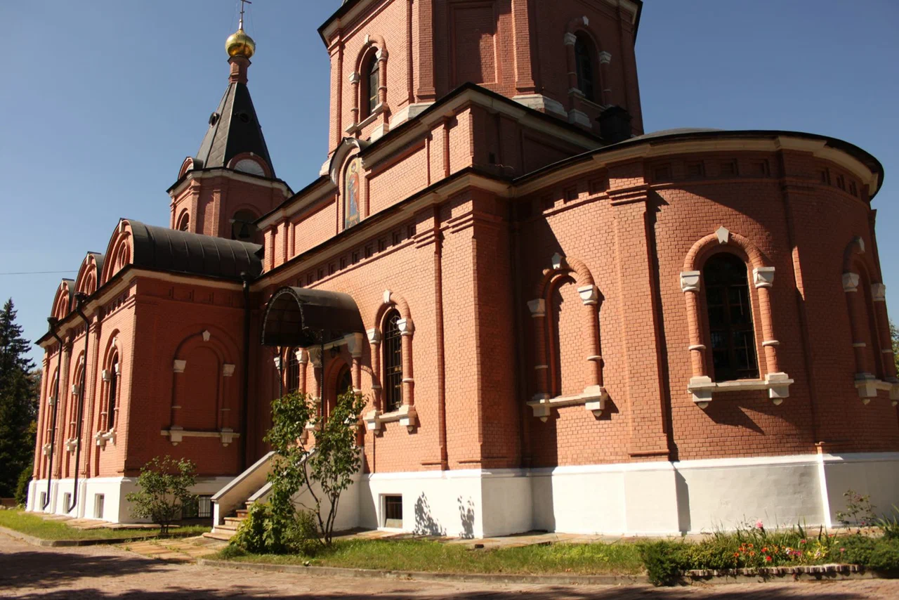Храм Великомученика Дмитрия Солунского в поселке Восточном - 6