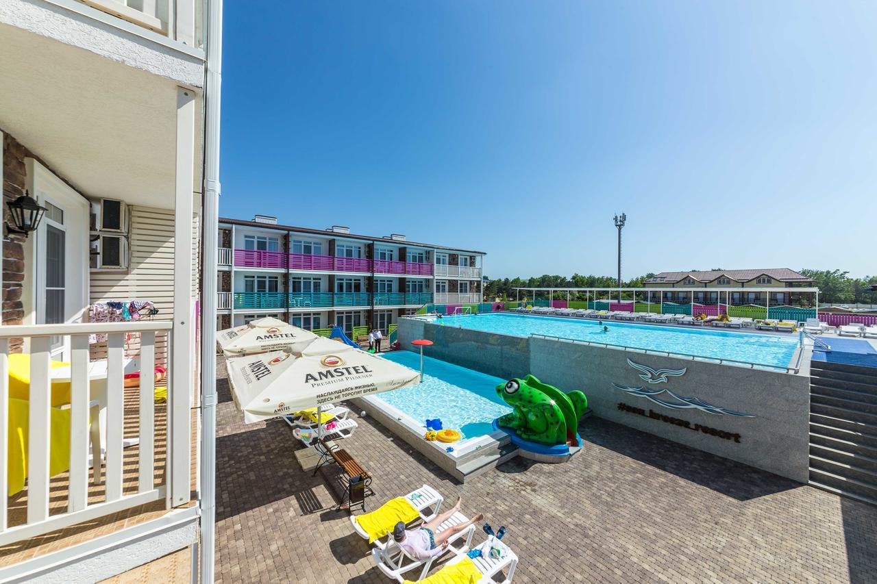 Отель Sea Breeze Resort - 4