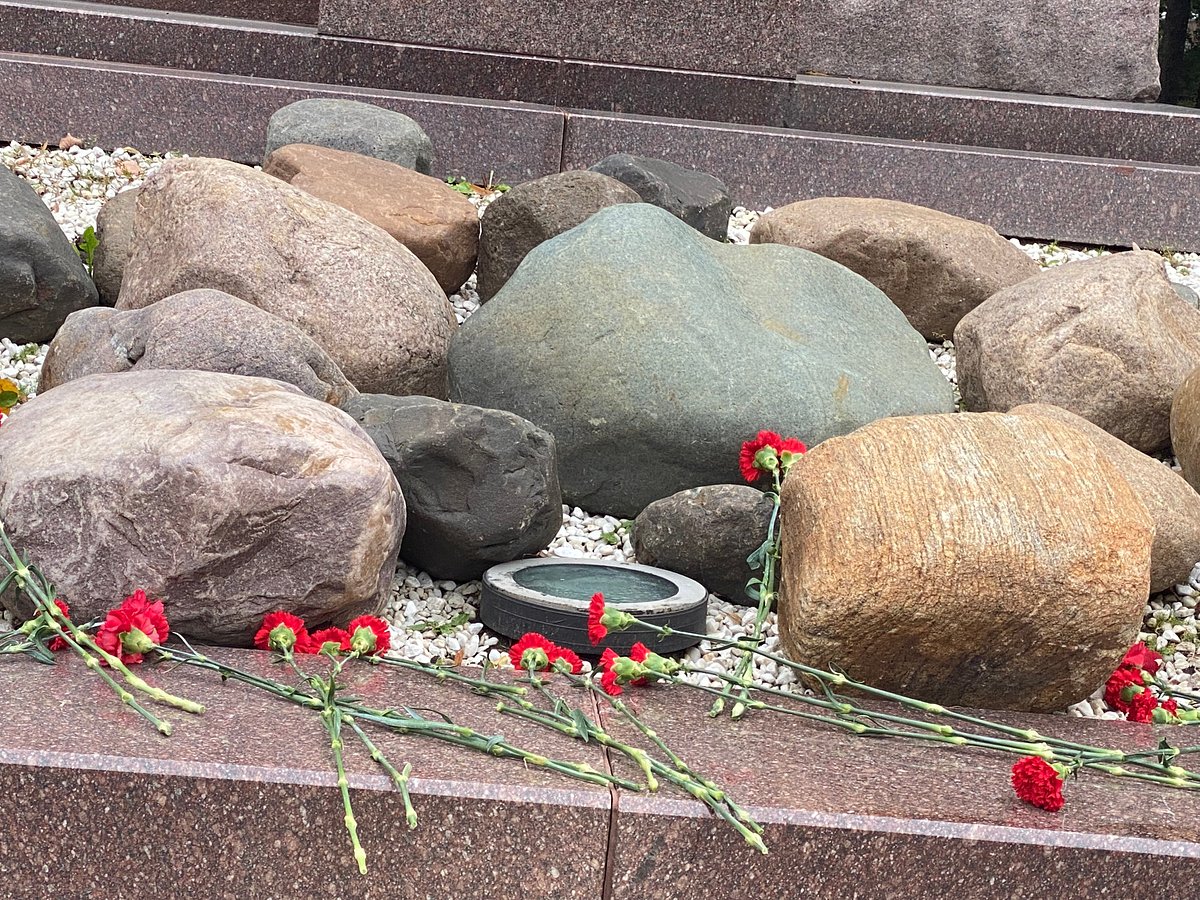 Памятник воинам внутренних войск - 2