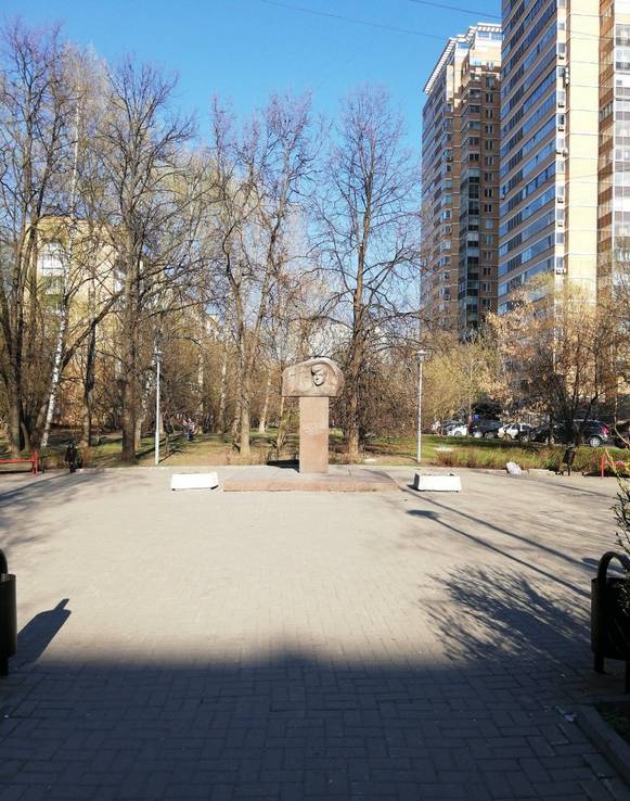Памятник Эдуарду Багрицкому - 6