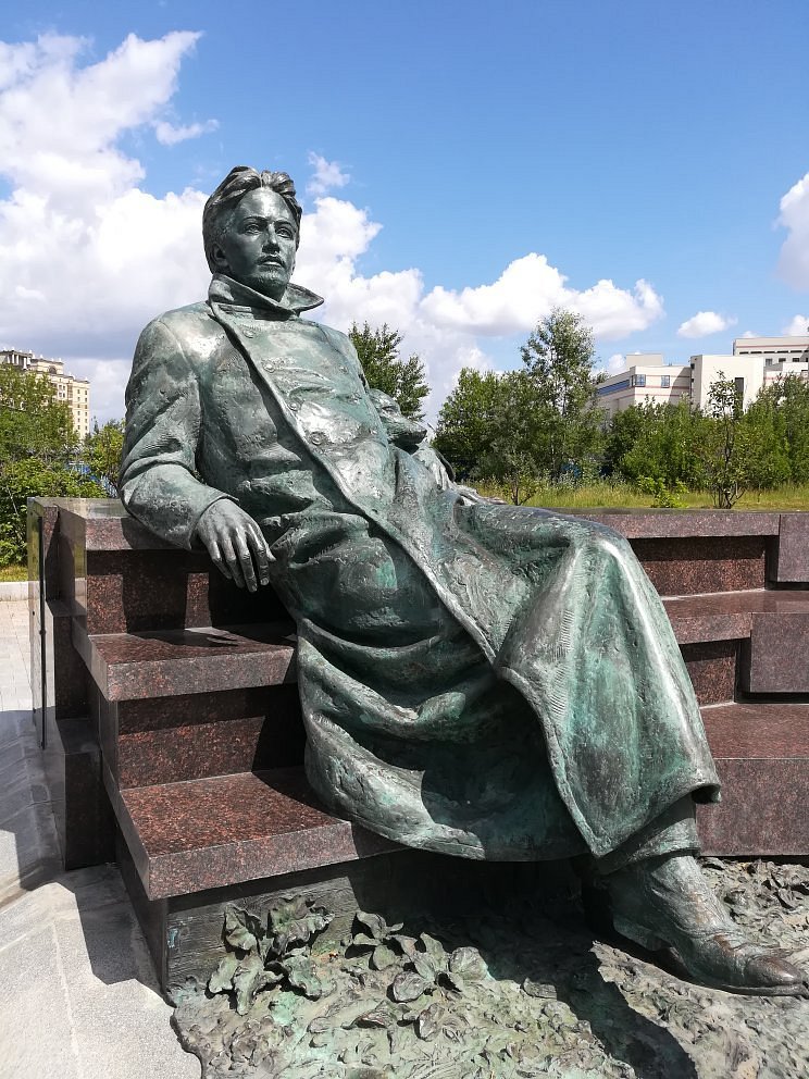Памятник А.П. Чехову район Раменки - 4