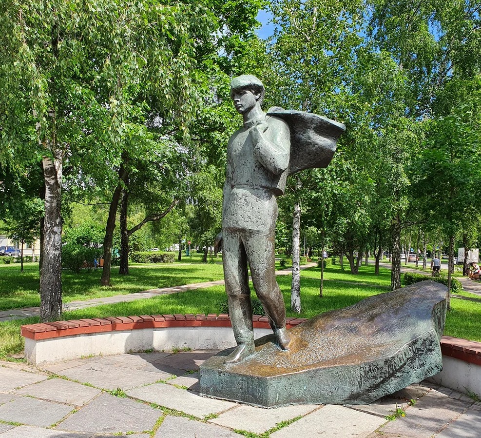 Памятник Сергею Есенину - 2