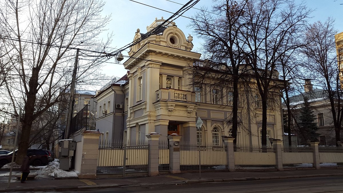 Городская усадьба Протопопова - Татищева - Урусовых - 1