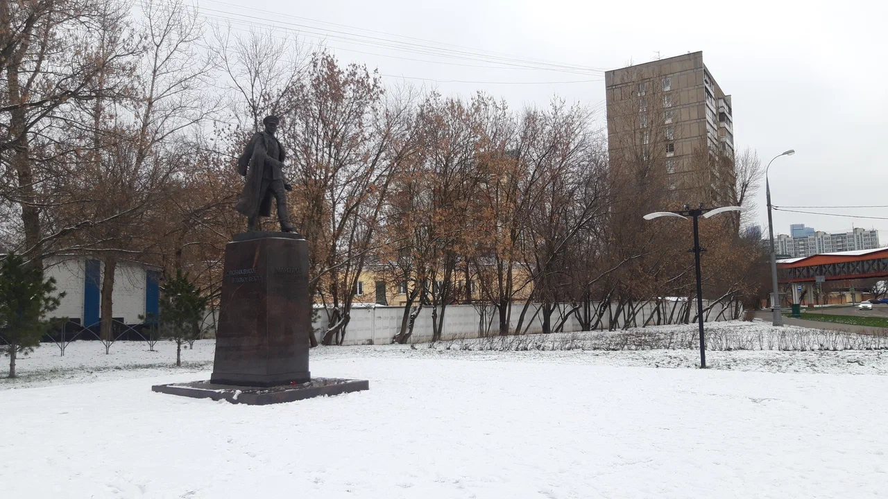Памятник В.Ф. Маргелову - 2