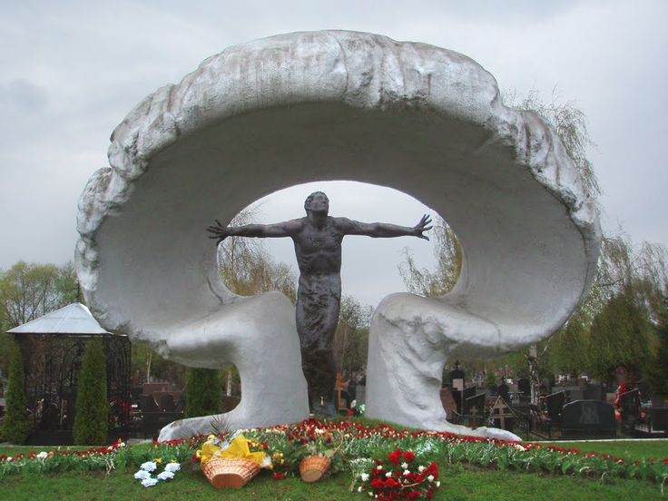 Памятник героям-чернобыльцам - 5
