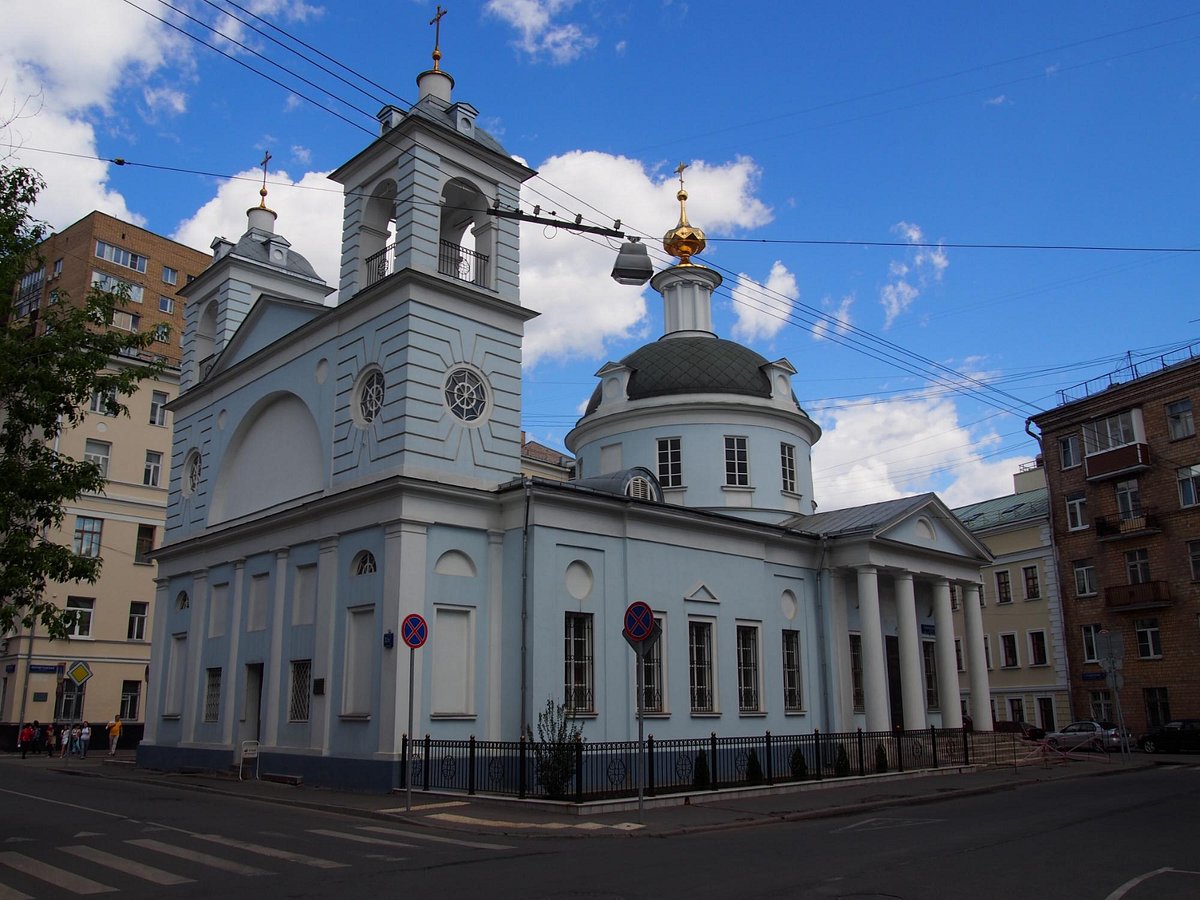 Храм Успения Пресвятой Богородицы на Могильцах - 1