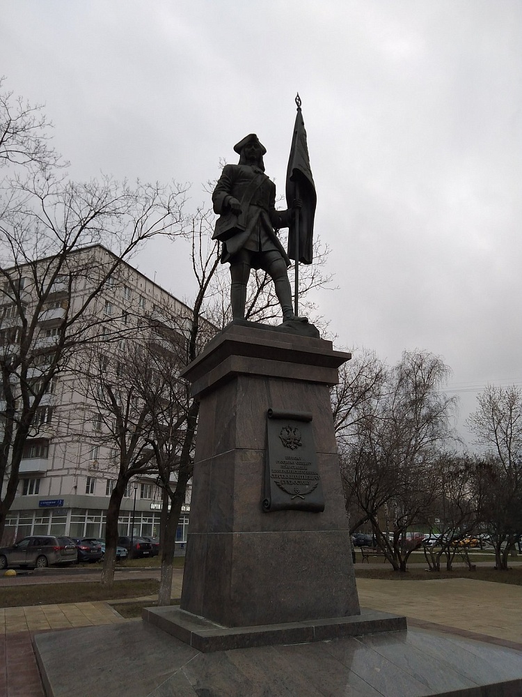 Памятник первому русскому солдату лейб-гвардии Преображенского полка С.Л.Бухвостову - 4