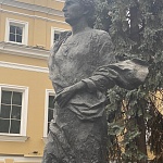 Памятник скульптору Вере Мухиной - 3