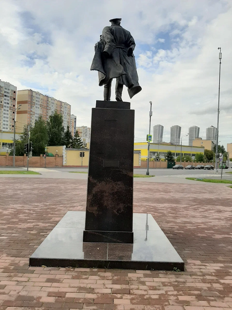 Памятник В.Ф. Маргелову - 5