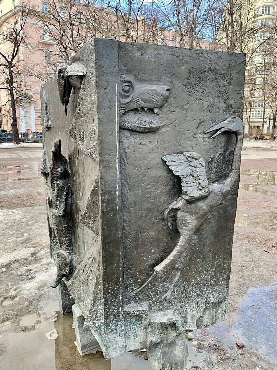 Памятник И. А. Крылову - 6
