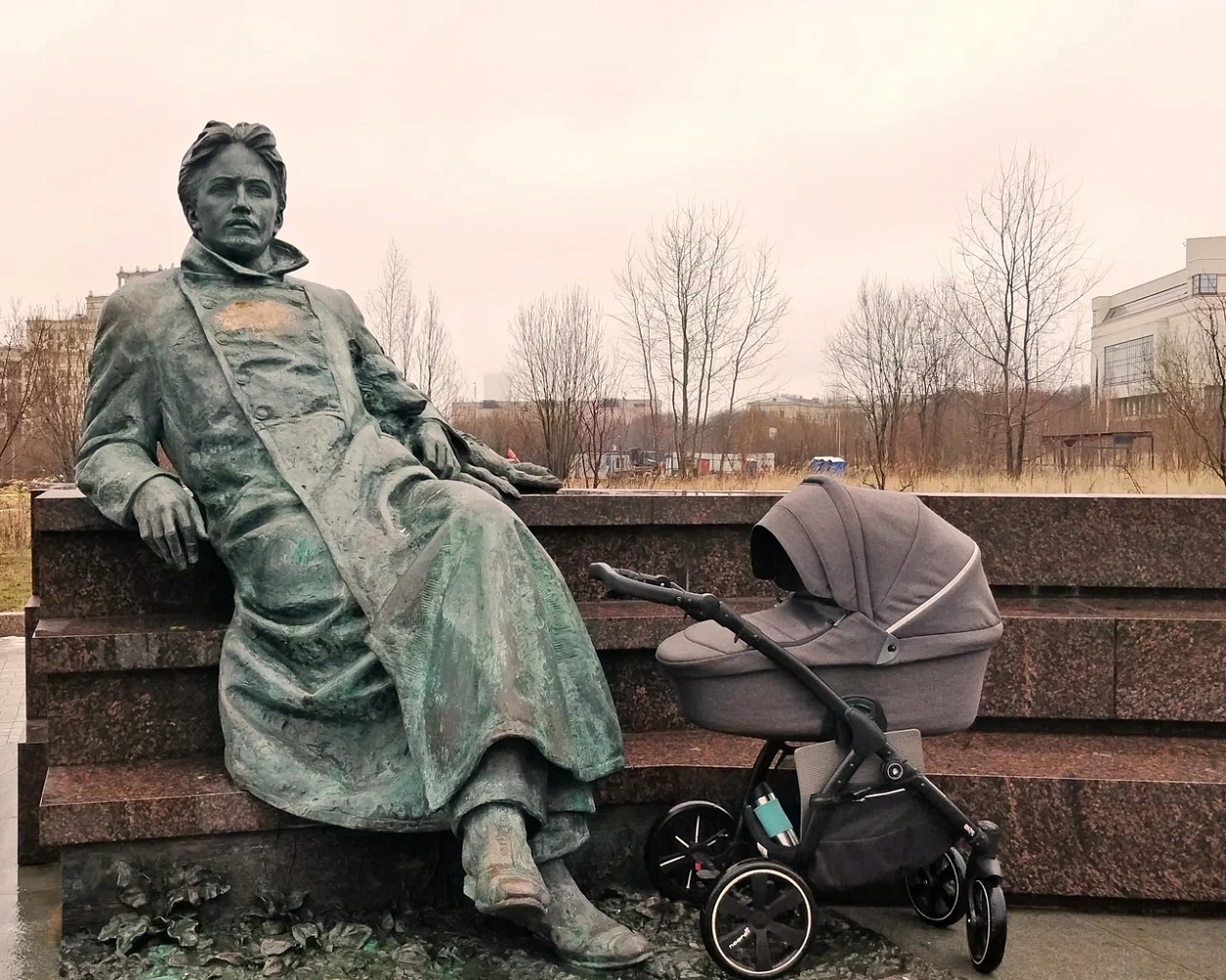 Памятник А.П. Чехову район Раменки - 6