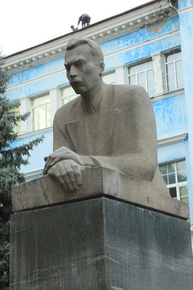 Памятный бюст А.Н. Костякову - 7