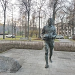 Памятник Льву Яшину в Лужниках - 5