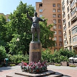 Памятник А.В. Александрову - 7
