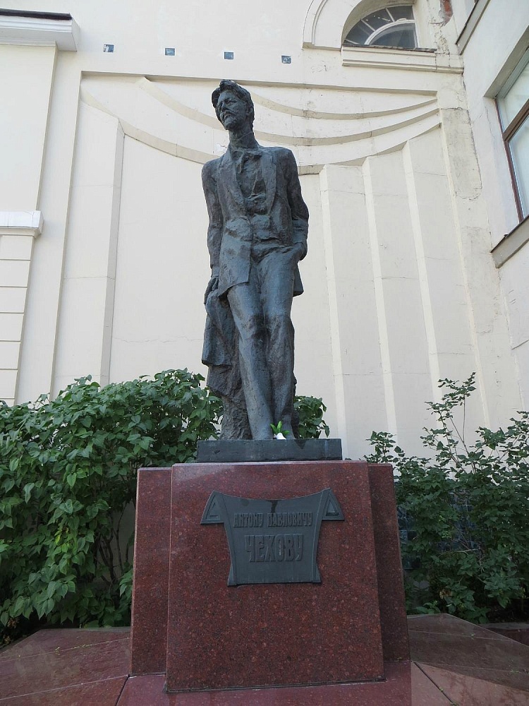 Памятник А.П.Чехову - 1