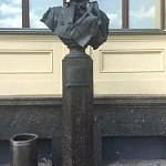 Памятник-бюст К.А.Тону - 2
