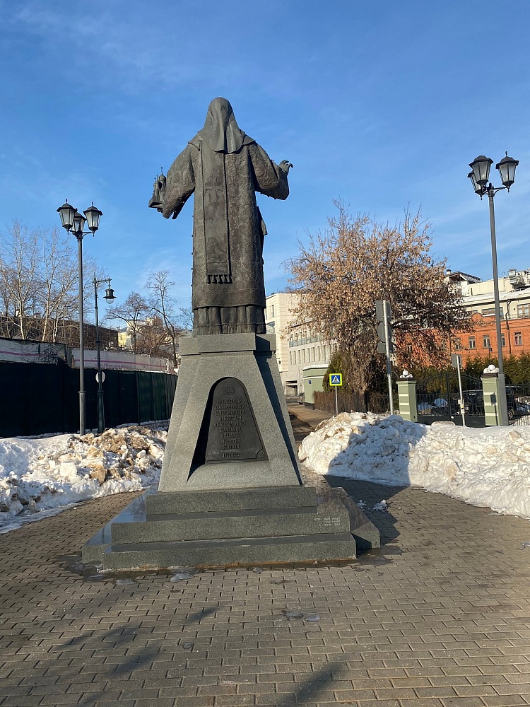 Памятник Святителю Алексию - митрополиту Московскому и Всея Руси - 5