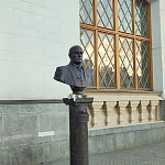 Памятник А.В.Щусеву - 5