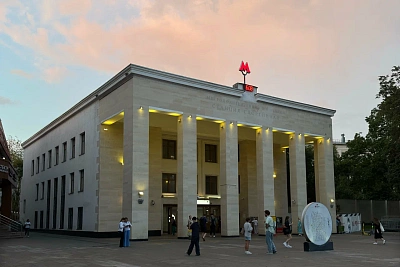 Станция метро Спортивная