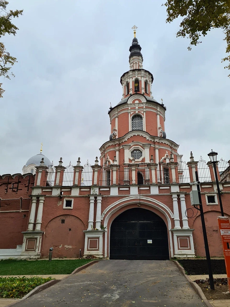 Храм Тихвинской иконы Божией Матери в Донском монастыре - 4
