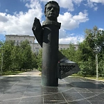Памятник-бюст В. Н. Волкову - 3